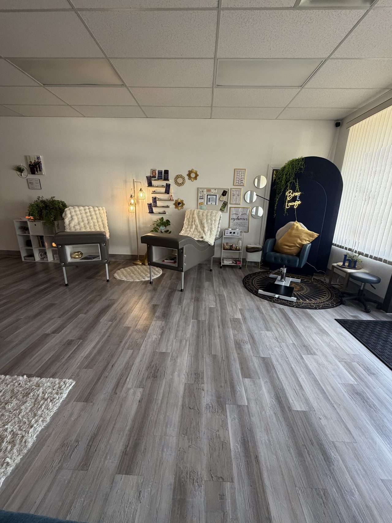 The bright front lounge on 2nd Avenue